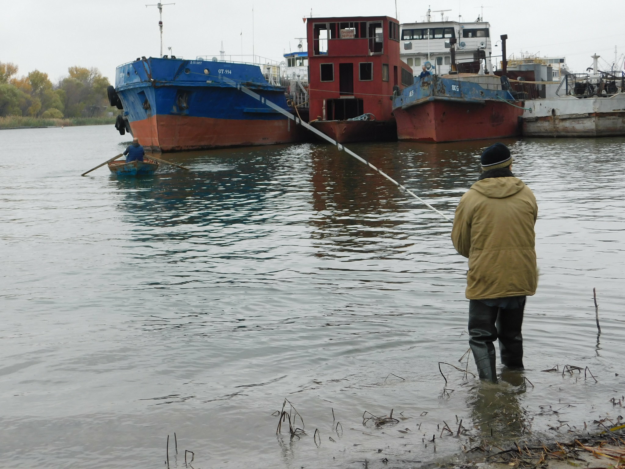 В некоторых местах рек Амур и Уссури запретили ловить рыбу