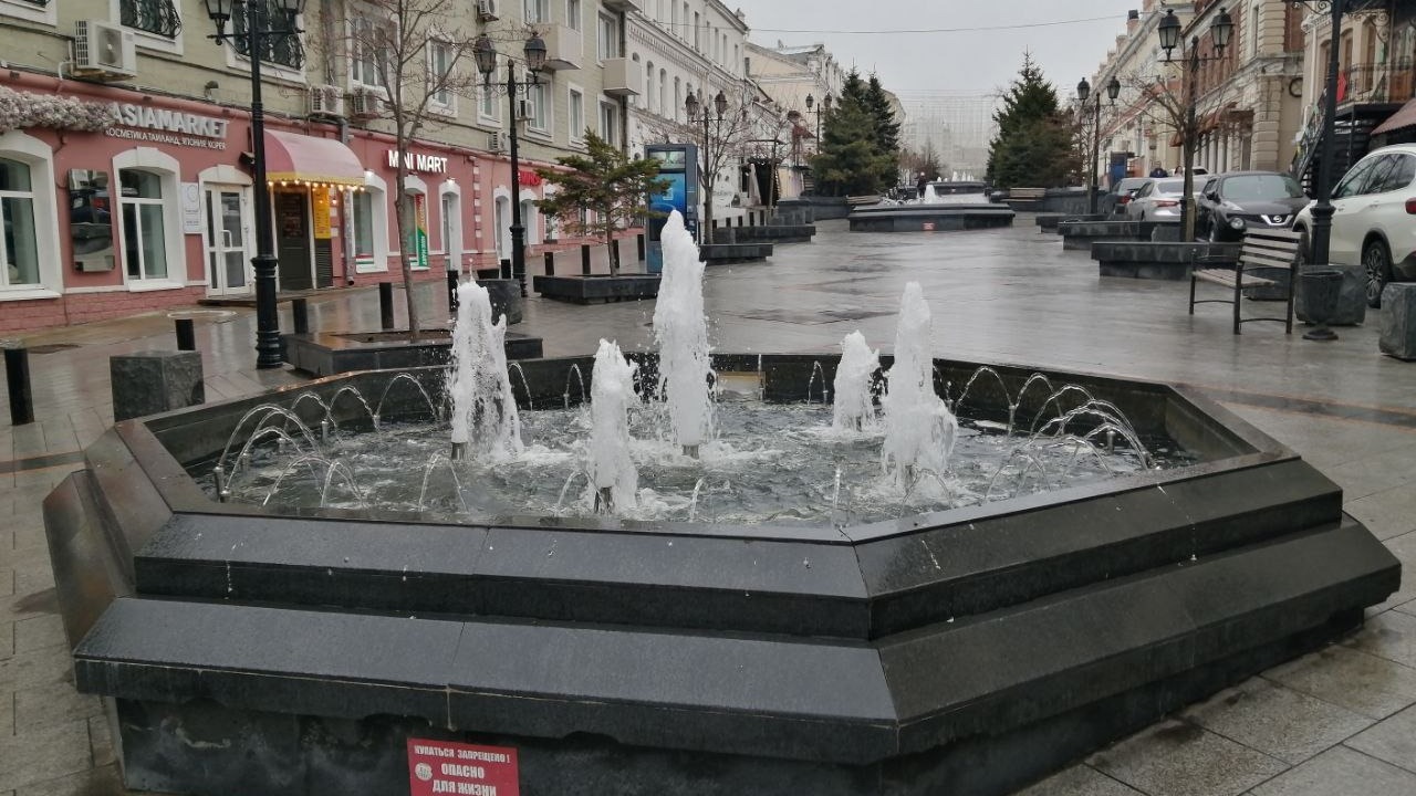Во Владивостоке провели тестирование работы городских фонтанов