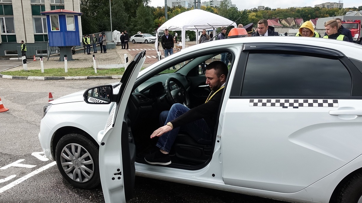 Таксист из Приморья смог избежать участия в афере на 480 тысяч и обратился в полицию